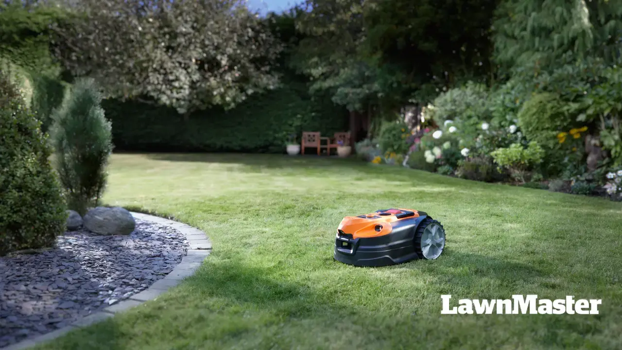 LawnMaster OcuMow Mähroboter